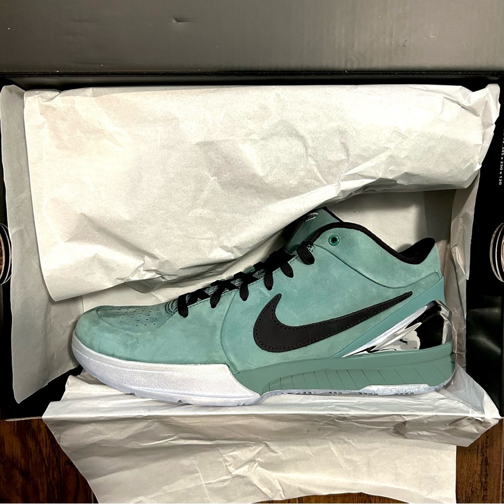 Brand New Nike Kobe 4 Protro “Girl Dad”